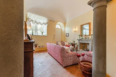 Ampio appartamento con giardino privato