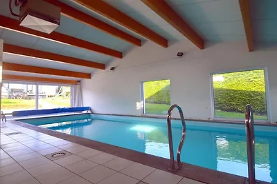 Sonniges Ferienhaus mit Pool