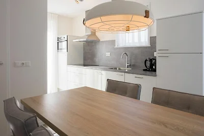 Mod. Bungalow mit zwei Badezimmern, 500 m vom...