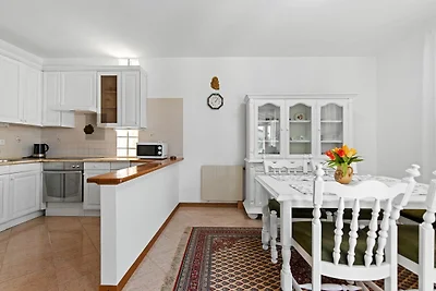 Schönes Ferienhaus mit Pool, überdachter Terr...