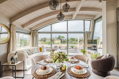 Modern panoramisch loft met terras, lift