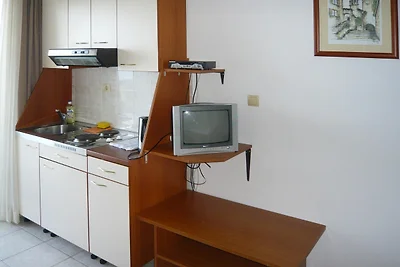 Studioapartment Ivan in Omis-Nemira, mit...