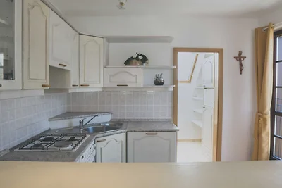 Comfortable Apartment with Mountain View - On...