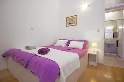 Ruim en rustig Srima-appartement