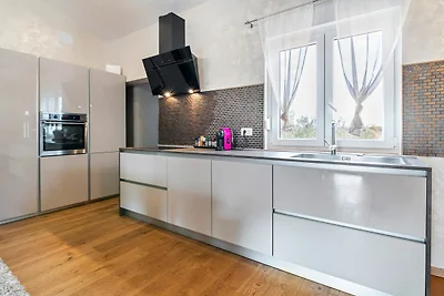 Schönes Ferienhaus in Novigrad mit privatem...