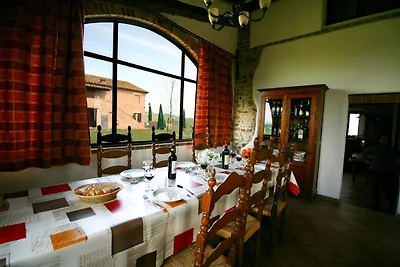 Rustikales Bauernhaus mit Terrasse