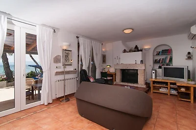 Schöne Villa am Strand mit privatem Pool