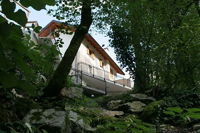Riverside Rustic Ridge Apartments with Balcon...