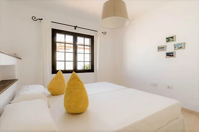 Villa mit Chill-out-Lounge und eigenem Pool i...