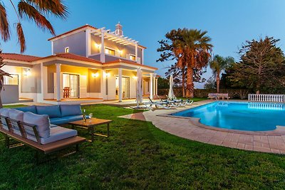 Villa a Pera vicino alla spiaggia del mare