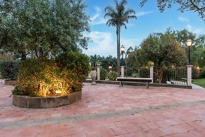 Moderna Casa Vacanze a Carlentini con Piscina