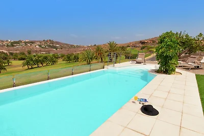 Villa vivace con piscina