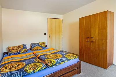 Moderna casa vacanze a Černý Důl con giardino