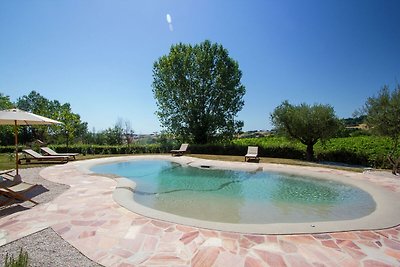 Wunderschöne Villa in Barchi mit eigenem Pool