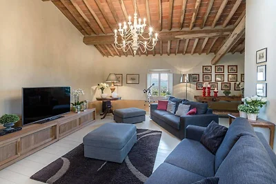 Villa in der Toskana mit Weinbergblick