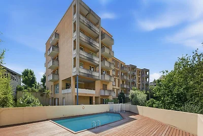 Comodo rifugio sulla Riviera con piscina