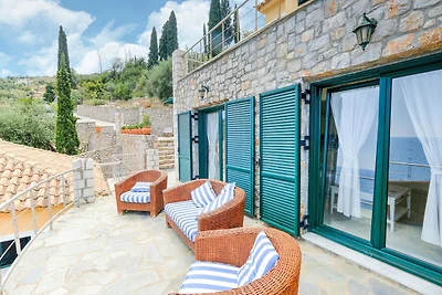 Villa premium con vista sulla costa arcadica