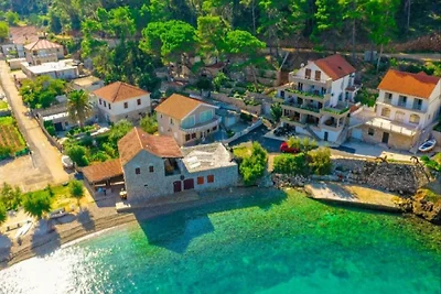 Apartment Vela Stiniva mit Terrasse