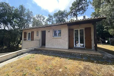 Haus in Soulac-sur-Mer mit Garten und Grill