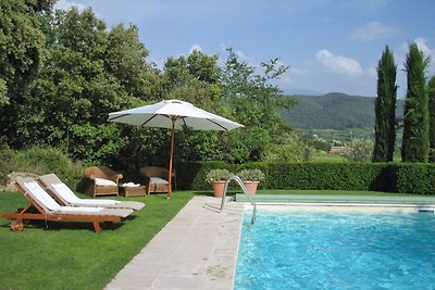Luxuriöse Villa mit Swimmingpool in...