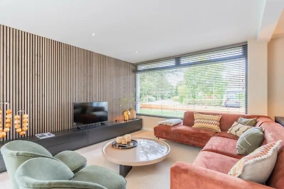 Luxuriöse und attraktive Familienvilla für 8...