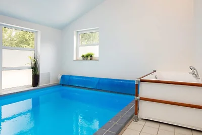 12 Personen Ferienhaus in Væggerløse-By Traum
