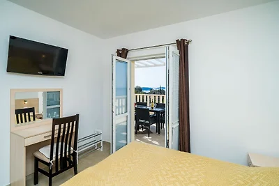 Villa Samba - Two-Bedroom Apartment with Terr...