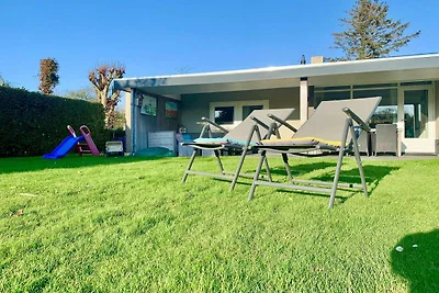 Bungalow in Sint Maartenszee mit Veranda