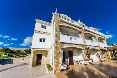 Triple Room with Sea View 109