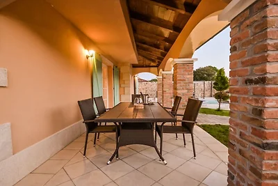 Villa a Kras con piscina