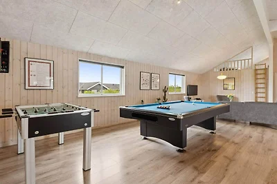 Luxus-Ruckzugsort am Hostrup Strand -- By Tra...