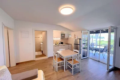 One bedroom apartment with sea view (4)