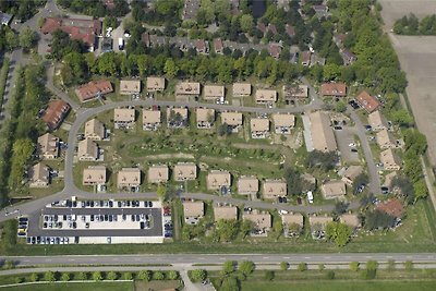 Gerestylde bungalow met afwasmachine, bij een...