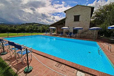 Bellissima villetta a Urbania con piscina