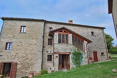 Geräumiges Bauernhaus in Apecchio mit Pool