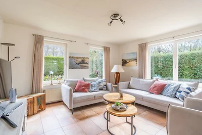 Charmante Villa mit Sauna in der Nähe von De...