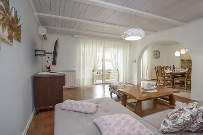 Villa a Selina con piscina