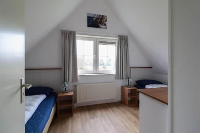 Freistehende, geräumige Strandvilla für 8...
