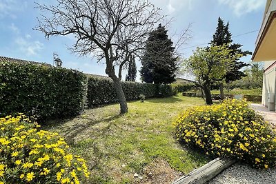 Geräumiges Ferienhaus in Lapedona mit Garten