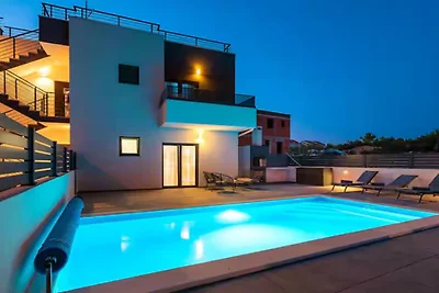 Villa  With Pool