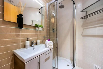 Appartement in Burgau met zwembad en balkon