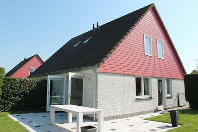 Schönes Ferienhaus mit Garten in Strandnähe