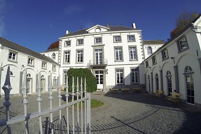 Schloss mit Hallenbad und Sauna