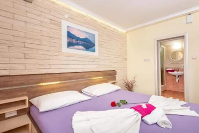 Villa Goldfield - Classic One Bedroom Apartme...