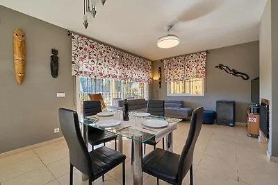 Przestronny wypoczynek w pobliżu wybrzeża...