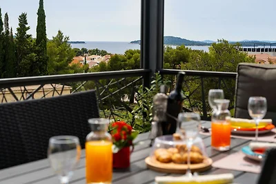 Helles Penthouse mit Meerblick, Hvar