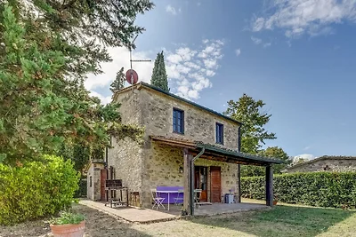 Typisches Landhaus mit Pool