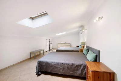 Faszinierendes Ferienhaus in Manta Rota mit...