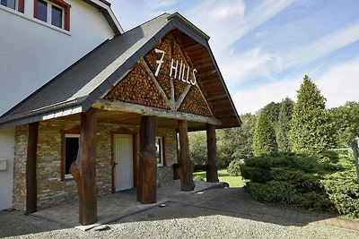 Imposant vakantiehuis in Stoumont met binnenz...