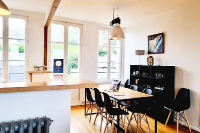 Parcheggio con vista sulla baia della Senna P...